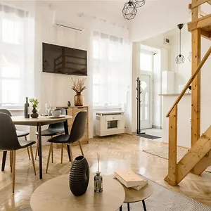 https://balint-budapest-apartment-next-to-synagogue.inbudapesthotels.com