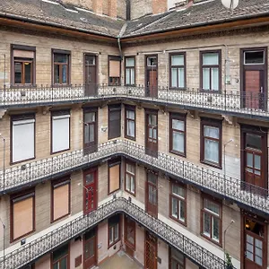 https://central-cozy-stay.inbudapesthotels.com
